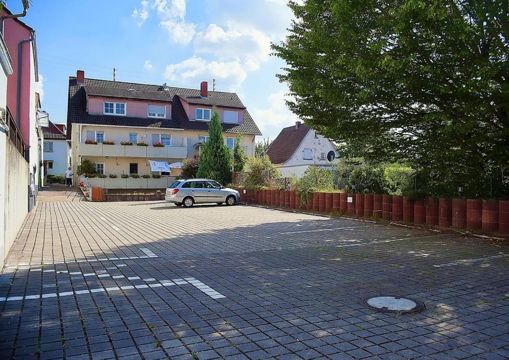 Hotel Heidelberger Tor Dossenheim Buitenkant foto
